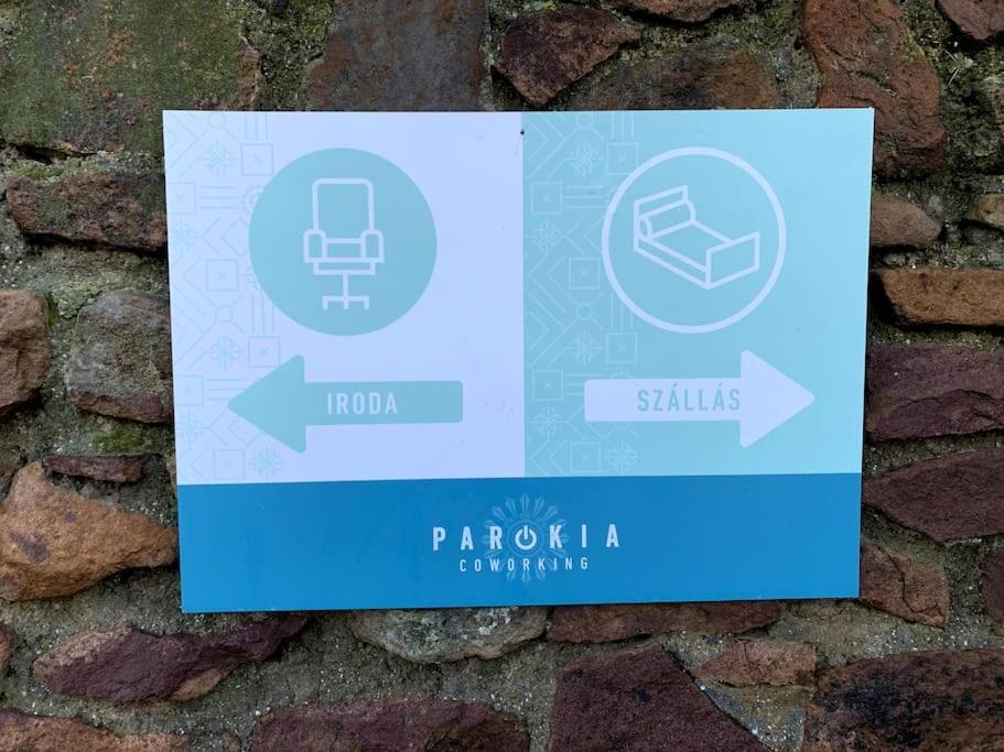 Parokia Apartman Es Coworking A Balaton Mellett Kaptalantoti Exterior foto
