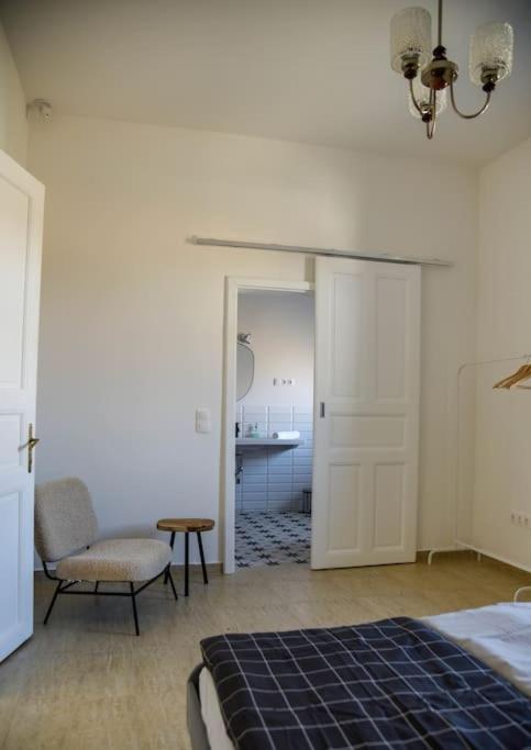 Parokia Apartman Es Coworking A Balaton Mellett Kaptalantoti Exterior foto
