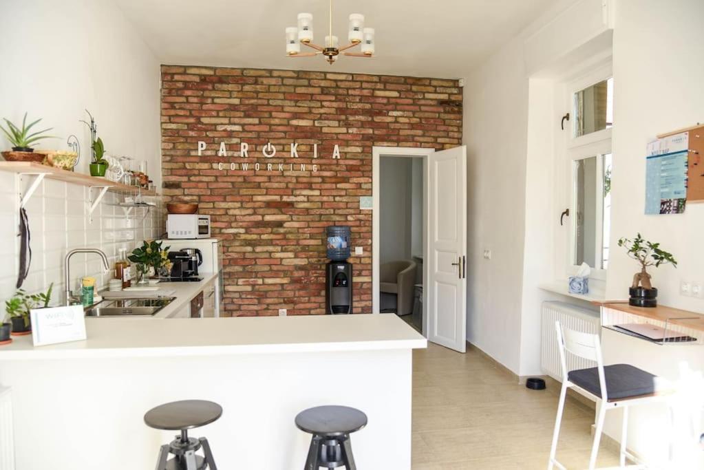 Parokia Apartman Es Coworking A Balaton Mellett Kaptalantoti Exterior foto