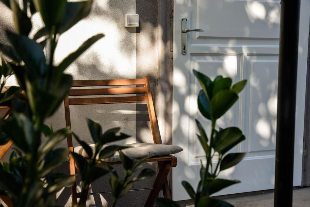 Parokia Apartman Es Coworking A Balaton Mellett Kaptalantoti Exterior foto